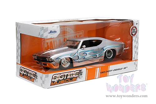 Jada Toys Bigtime Muscle - Chevrolet&reg; Chevelle&reg; SS Hardtop (1969, 1/24 scale diecast model car, Silver with White/Blue Flames) 32702