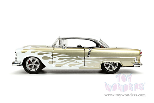 Jada Toys Bigtime Muscle - Chevrolet® Bel Air® Hardtop (1955, 1/24 scale diecast model car, Gold with White Flames) 32917/4