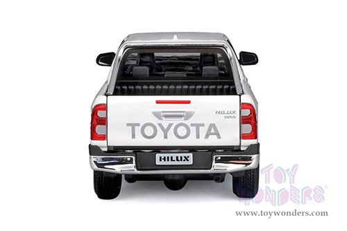 Maisto - Special Edition | Toyota Hilux Double Cab Pickup Truck (1/27 scale diecast model car, White) 32920WT