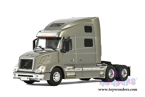 WSI Models - Volvo VN 780 6x4 3 Axle Truck (1/50 scale diecast model car, Silver) 33-2030