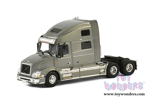 WSI Models - Volvo VN 780 6x4 3 Axle Truck (1/50 scale diecast model car, Silver) 33-2030