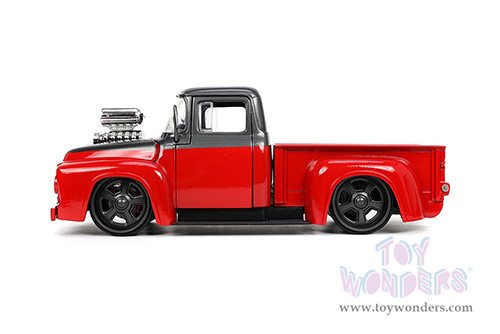 Jada Toys Just Trucks - Ford F-100 Pickup Truck with Extra Wheels (1956, 1/24 scale diecast model car, Dark Gray/Red) 33019