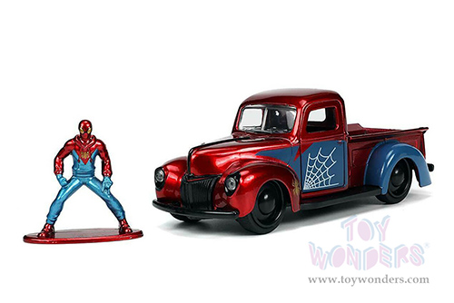 Jada Toys Hollywood Rides - Ford Pickup Truck with Proto-Suit Spider-Man Diecast Figurine (1941, 1/32 scale diecast model car, Candy Red/Blue) 33075