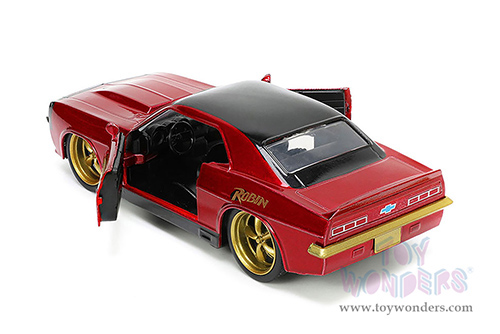 Jada Toys - Hollywood Rides | Chevrolet® Camaro® with Robin Diecast Figure "Batman" (1967, 1/32 scale diecast model car, Dark Red/Black Top) 33088/12