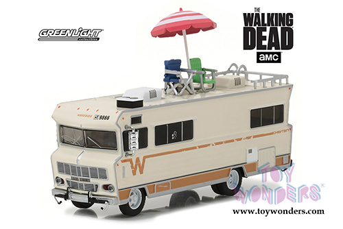 Greenlight - Heavy Duty Trucks Series 10 | Dale's Winnebago Chieftain with Umbrella and Camping Chairs from The Walking Dead TV Series (1973, 1/64 scale diecast model car, Beige) 33100B/48