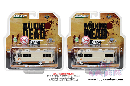 Greenlight - Heavy Duty Trucks Series 10 | Dale's Winnebago Chieftain with Umbrella and Camping Chairs from The Walking Dead TV Series (1973, 1/64 scale diecast model car, Beige) 33100B/48