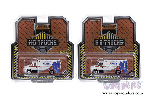 Greenlight - Heavy Duty Trucks Series 19 | International&reg; Durastar&reg; American Medical Response (AMR) Ambulance (2013, 1/64 scale diecast model car, White/Blue/Red) 33190A/48