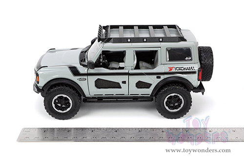 Jada Toys Just Trucks | Ford Bronco Hardtop "Own the Night" Yokohama (2021, 1/24 scale diecast model car, Gray/Black stripes) 33300