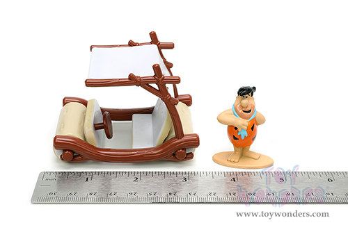 Jada Toys Hollywood Rides - Flintmobile with Fred Flinstone Diecast Figurine (1/32 scale diecast model car, Brown) 33382