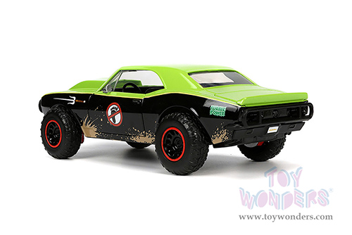 Jada Toys - Hollywood Rides | Chevrolet® Camaro® (Dirty Version) with Raphael Diecast Figure "Teenage Mutant Ninja Turtles" (1967, 1/24, diecast model car, Bright Green/Matte Black) 33386