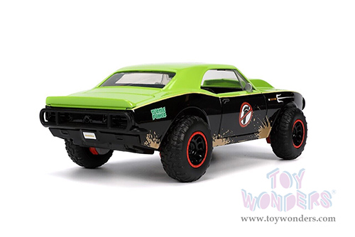 Jada Toys - Hollywood Rides | Chevrolet® Camaro® (Dirty Version) with Raphael Diecast Figure "Teenage Mutant Ninja Turtles" (1967, 1/24, diecast model car, Bright Green/Matte Black) 33386