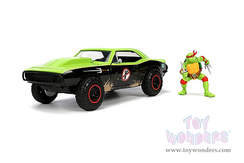 Jada Toys - Hollywood Rides | Chevrolet® Camaro® (Dirty Version) with Raphael Diecast Figure "Teenage Mutant Ninja Turtles" (1967, 1/24, diecast model car, Bright Green/Matte Black) 33386