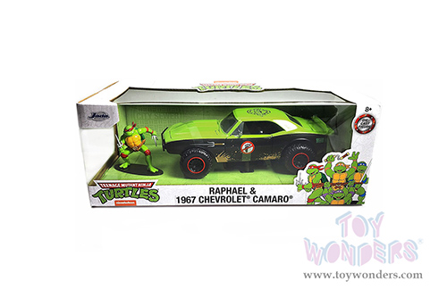 Jada Toys - Hollywood Rides | Chevrolet® Camaro® (Dirty Version) with Raphael Diecast Figure "Teenage Mutant Ninja Turtles" (1967, 1/24, diecast model car, Bright Green/Matte Black) 33386