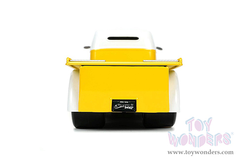 Jada Toys - Hollywood Rides | Ford COE Flatbed Truck with Yellow M&M's Diecast Figure (1947, 1/24, diecast model car, Yellow) 33425