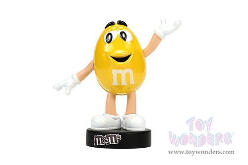 Jada Toys - Hollywood Rides | Ford COE Flatbed Truck with Yellow M&M's Diecast Figure (1947, 1/24, diecast model car, Yellow) 33425