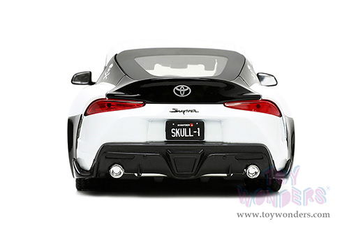 Jada Toys - Hollywood Rides | Robotech Toyota Supra with Roy Focker Diecast Figurine (2020, 1/24, diecast model car, White) 33682