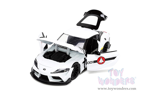 Jada Toys - Hollywood Rides | Robotech Toyota Supra with Roy Focker Diecast Figurine (2020, 1/24, diecast model car, White) 33682