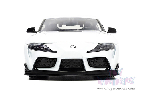 Jada Toys - Hollywood Rides | Robotech Toyota Supra with Rick Hunter Diecast Figurine (2020, 1/24, diecast model car, White) 33685