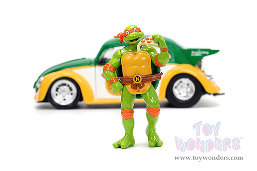 Jada Toys - Hollywood Rides | Volkswagen Drag Beetle with Michelangelo Diecast Figure "Teenage Mutant Ninja Turtles" (1959, 1/24, diecast model car, Green/Yellow) 33741