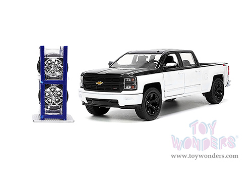 Jada Toys Just Trucks - Chevrolet&reg; Silverado&trade; Z71 Pickup Truck with Extra Wheels (2014, 1/24 scale diecast model car, White/Black) 33850