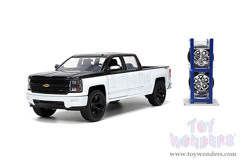 Jada Toys Just Trucks - Chevrolet&reg; Silverado&trade; Z71 Pickup Truck with Extra Wheels (2014, 1/24 scale diecast model car, White/Black) 33850
