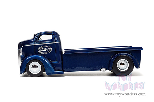 Jada Toys Just Trucks - Ford COE Flatbed Truck "The Famous Motor Cars" with Extra Wheels (1947, 1/24 scale diecast model car, Dark Blue) 33853