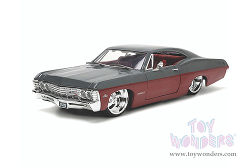 Jada Toys Bigtime Muscle - Chevrolet® Impala™ SS™ Hardtop (1967, 1/24 scale diecast model car, Gray/Burgundy) 33864