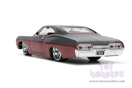 Jada Toys Bigtime Muscle - Chevrolet® Impala™ SS™ Hardtop (1967, 1/24 scale diecast model car, Gray/Burgundy) 33864