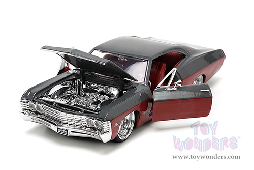 Jada Toys Bigtime Muscle - Chevrolet® Impala™ SS™ Hardtop (1967, 1/24 scale diecast model car, Gray/Burgundy) 33864