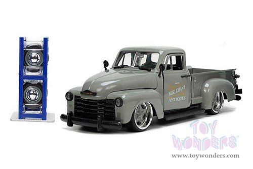 Jada Toys Just Trucks - Chevrolet&reg; Pickup and Extra Wheels (1953, 1/24 scale diecast model car, Gray) 34023