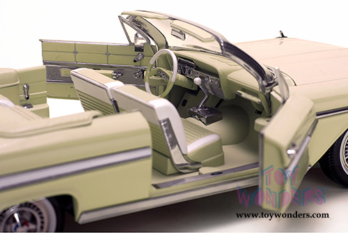 Sun Star USA - Chevy Impala Convertible (1961, 1/18 scale diecast model car, Almond Beige) 3408