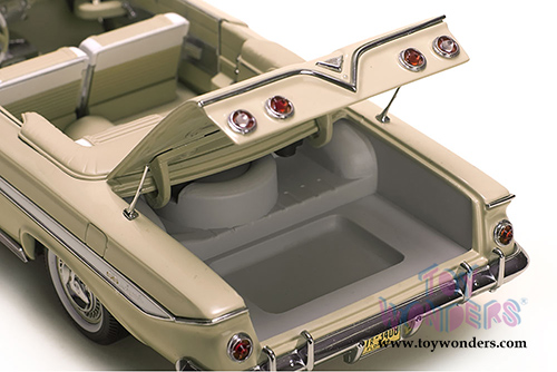 Sun Star USA - Chevy Impala Convertible (1961, 1/18 scale diecast model car, Almond Beige) 3408