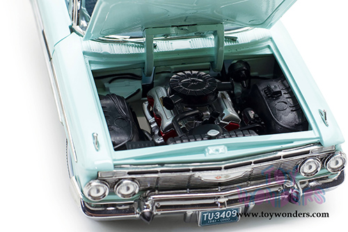 Sun Star USA - Chevrolet&reg; Impala Open Convertible (1961, 1/18 scale diecast model car, Seafoam Green) 3409