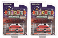 Greenlight - Hitched Homes Series 11 | Winnebago Winnie Drop Travel Trailer (2017, 1/64 scale diecast model car, Red/White) 34110E/48