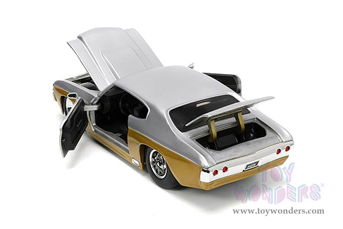 Jada Toys Bigtime Muscle - Chevrolet&reg; Chevelle&reg; SS Hardtop (1970, 1/24 scale diecast model car, Gold/Silver) 34116