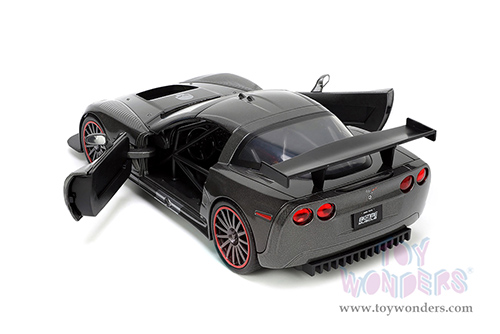 Jada Toys Bigtime Muscle - Chevrolet&reg; Corvette&reg; C6-R Hardtop (2005, 1/24 scale diecast model car, Dark Gray) 34117