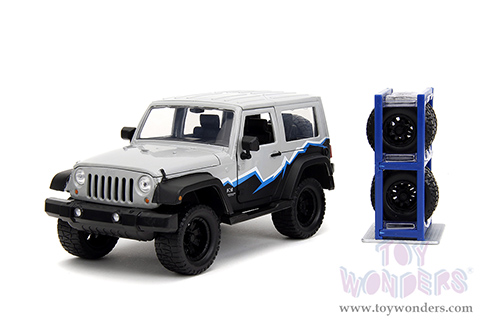 Jada Toys Just Trucks - Jeep® Wrangler with Extra Wheels (2007, 1/24 scale diecast model car, Light Gray/Black) 34194