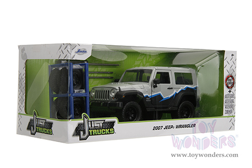 Jada Toys Just Trucks - Jeep® Wrangler with Extra Wheels (2007, 1/24 scale diecast model car, Light Gray/Black) 34194