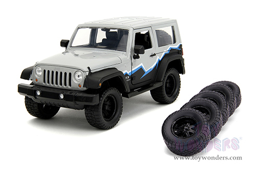 Jada Toys Just Trucks - Jeep® Wrangler with Extra Wheels (2007, 1/24 scale diecast model car, Light Gray/Black) 34194