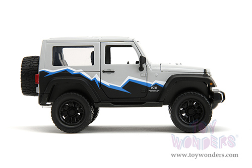 Jada Toys Just Trucks - Jeep® Wrangler with Extra Wheels (2007, 1/24 scale diecast model car, Light Gray/Black) 34194