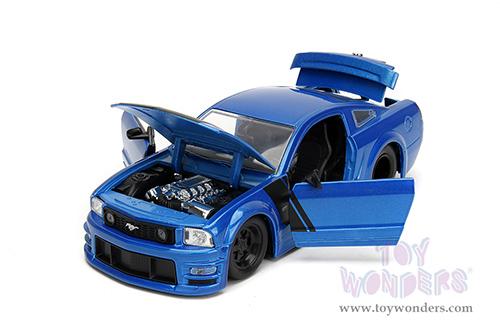 Jada Toys Bigtime Muscle - Ford Mustang GT Hardtop (2006, 1/24 scale diecast model car, Blue) 34195