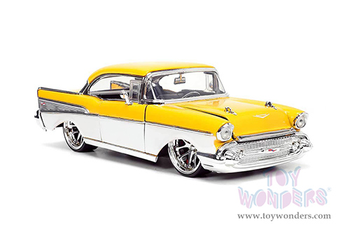 Jada Toys Bigtime Muscle - Chevrolet&reg; Bel Air&reg; Hardtop (1957, 1/24 scale diecast model car, Yellow/White) 34200/4