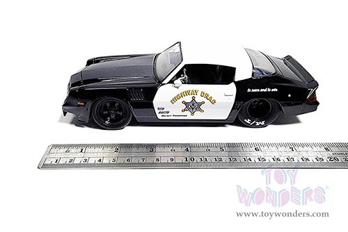 Jada Toys Bigtime Muscle - Chevrolet® Camaro® Z28 "Highway Drag" Police (1979, 1/24 scale diecast model car, Black/White) 34203/4