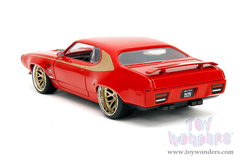 Jada Toys Bigtime Muscles - Plymouth GTX Hardtop (1972, 1/24 scale diecast model car, Red/Gold) 34206/4
