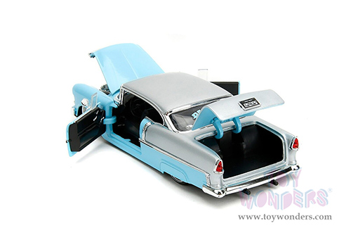 Jada Toys Bigtime Muscle - Chevrolet® Bel Air® "Bad Guys" Hardtop (1955, 1/24 scale diecast model car, Light Blue/Silver) 34207/4