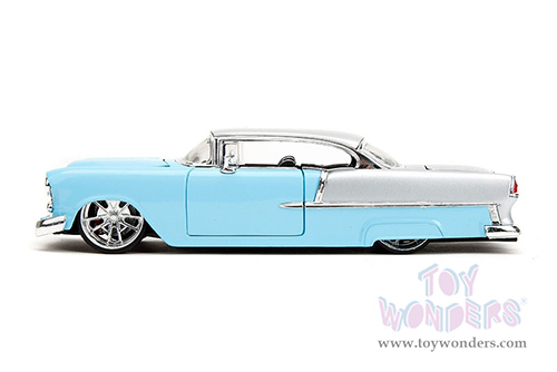 Jada Toys Bigtime Muscle - Chevrolet® Bel Air® "Bad Guys" Hardtop (1955, 1/24 scale diecast model car, Light Blue/Silver) 34207/4
