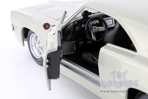 Showcasts® Collectibles - Dodge Charger R/T Hardtop (1969, 1/25 scale diecast model car, Asstd.) 34256 MAP: $19.99