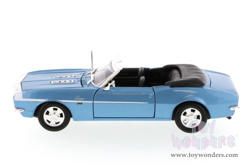 Showcasts - Chevrolet Camaro Hard Top & Chevrolet Camaro Convertible (1966 & 1968, 1/24 scale diecast model car, Asstd.) 34257/960
