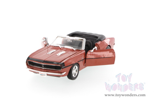Showcasts - Chevrolet Camaro Hard Top & Chevrolet Camaro Convertible (1966 & 1968, 1/24 scale diecast model car, Asstd.) 34257/960