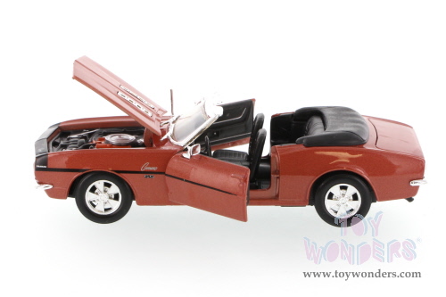 Showcasts - Chevrolet Camaro Hard Top & Chevrolet Camaro Convertible (1966 & 1968, 1/24 scale diecast model car, Asstd.) 34257/960
